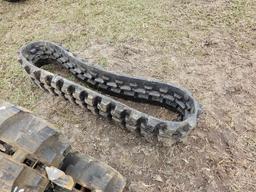 589 - 1 - RUBBER TRACK