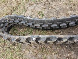 589 - 1 - RUBBER TRACK