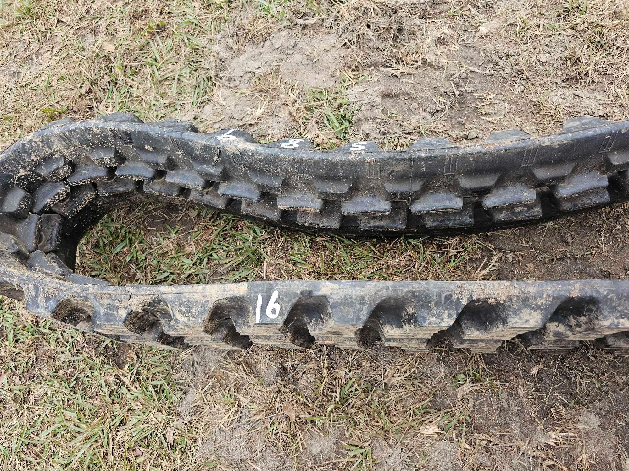 589 - 1 - RUBBER TRACK