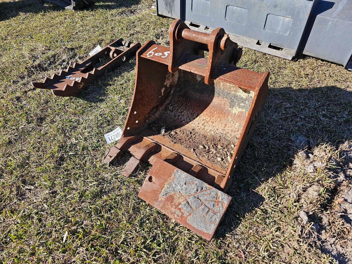 605 - YANMAR 24" EXCAVATOR BUCKET