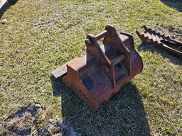605 - YANMAR 24" EXCAVATOR BUCKET