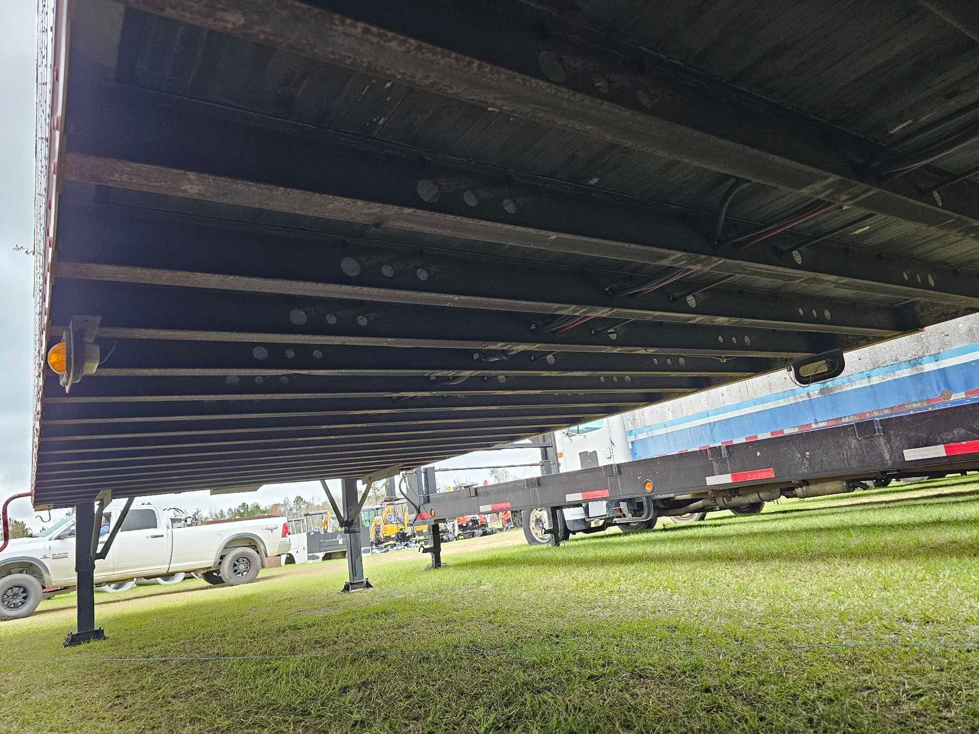 682 - 2002 GREAT DANE 53" ENCLOSED TRAILER