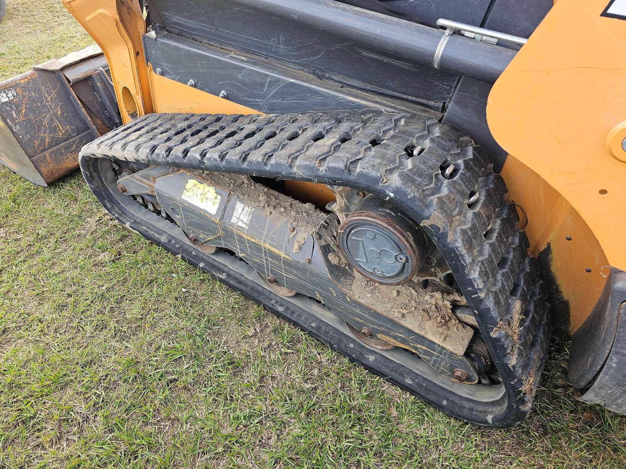 805 - 2022 CASE TR270B CAB SKID STEER