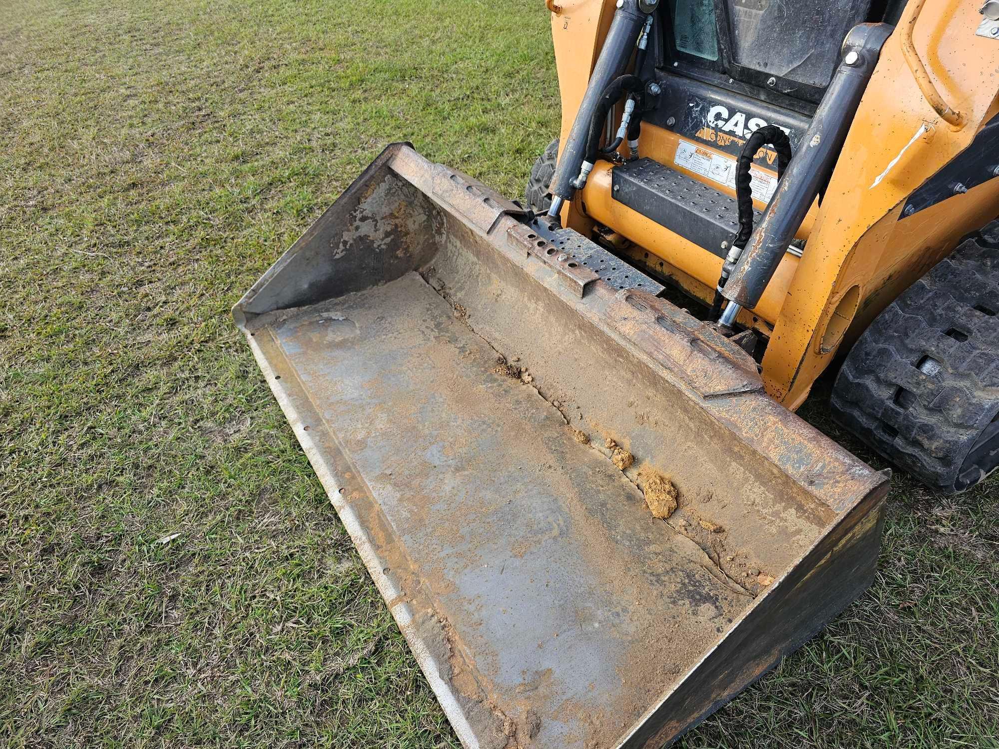 805 - 2022 CASE TR270B CAB SKID STEER