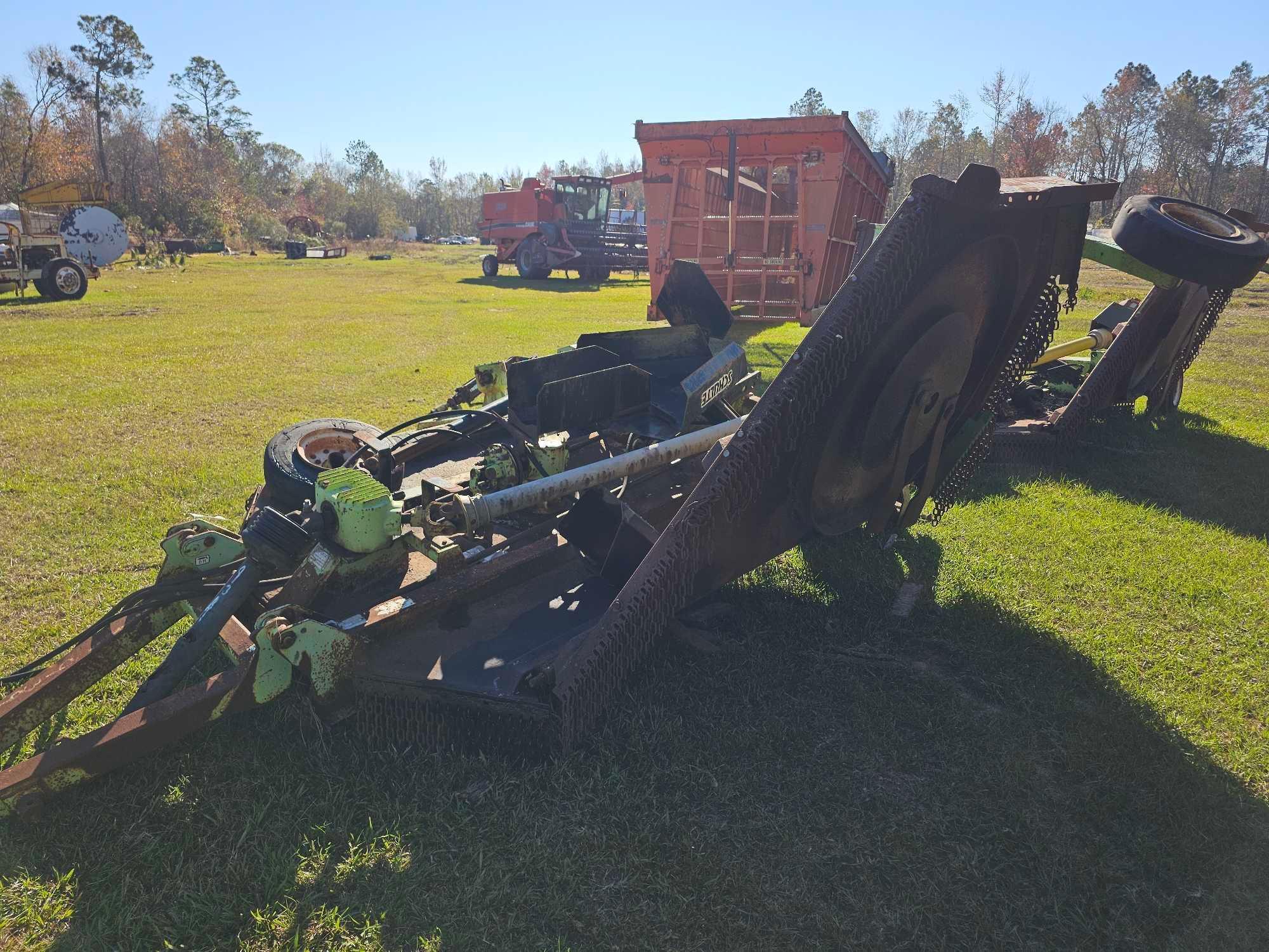 953 - ABSOLUTE - SCHULTE 15' BATWING ROTARY CUTTER