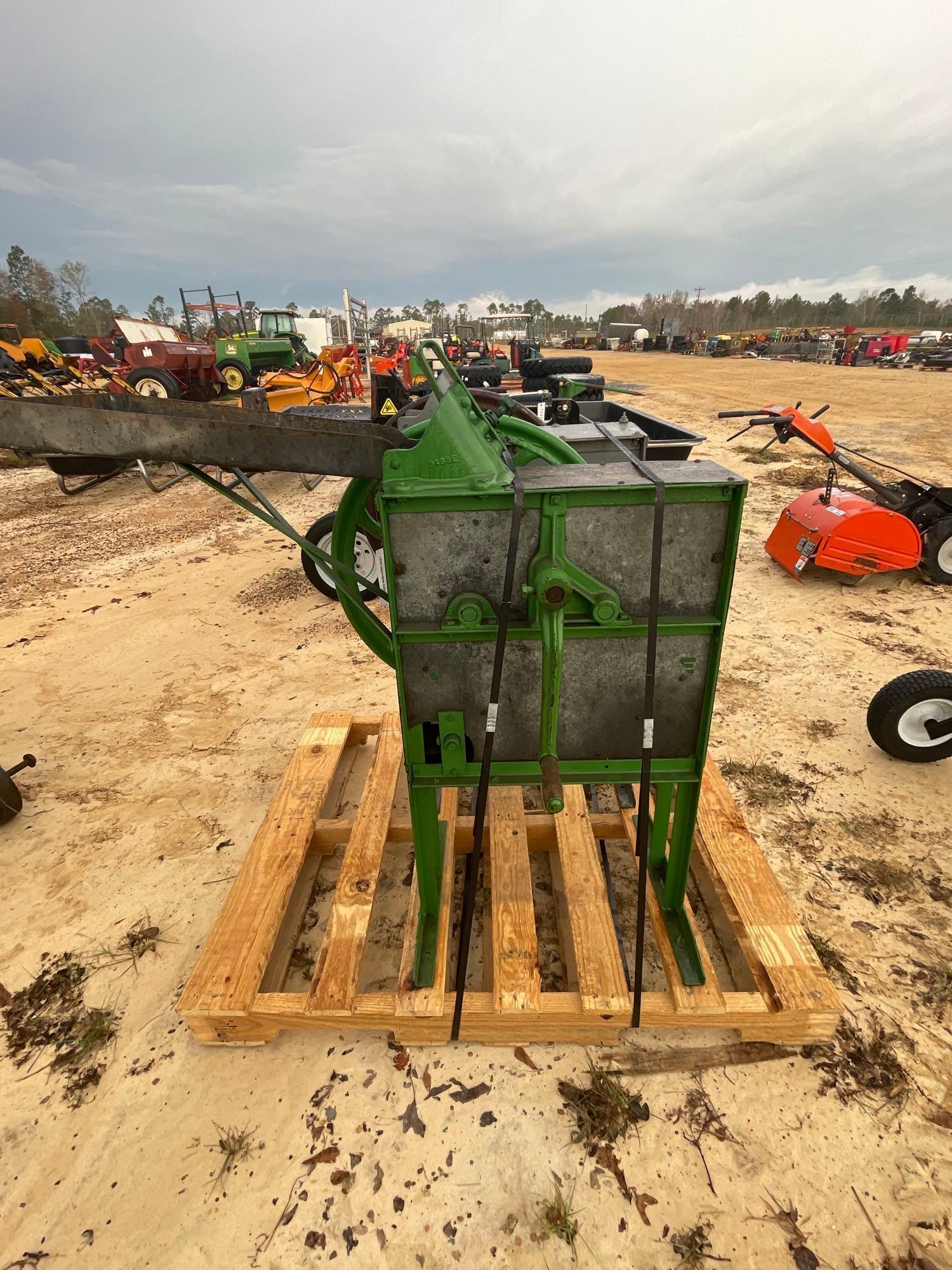 1502 - HAND CRANK # 4472 CORN SHELLER