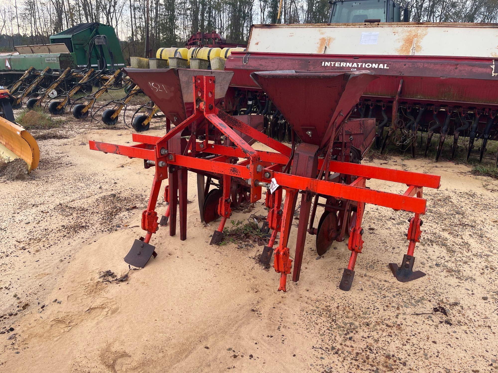 1521 - COVINGTON 2 ROW PLANTER