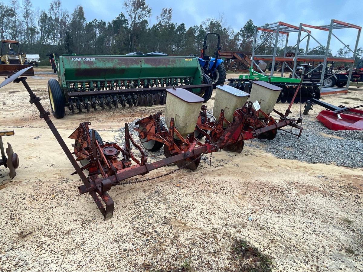1551 - ABSOLUTE - 4 - ROW ALLIS CHALMERS PLANTER