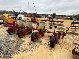 1551 - ABSOLUTE - 4 - ROW ALLIS CHALMERS PLANTER