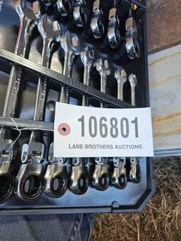 115 - ABSOLUTE - 14 - PC GEARWRENCH SET