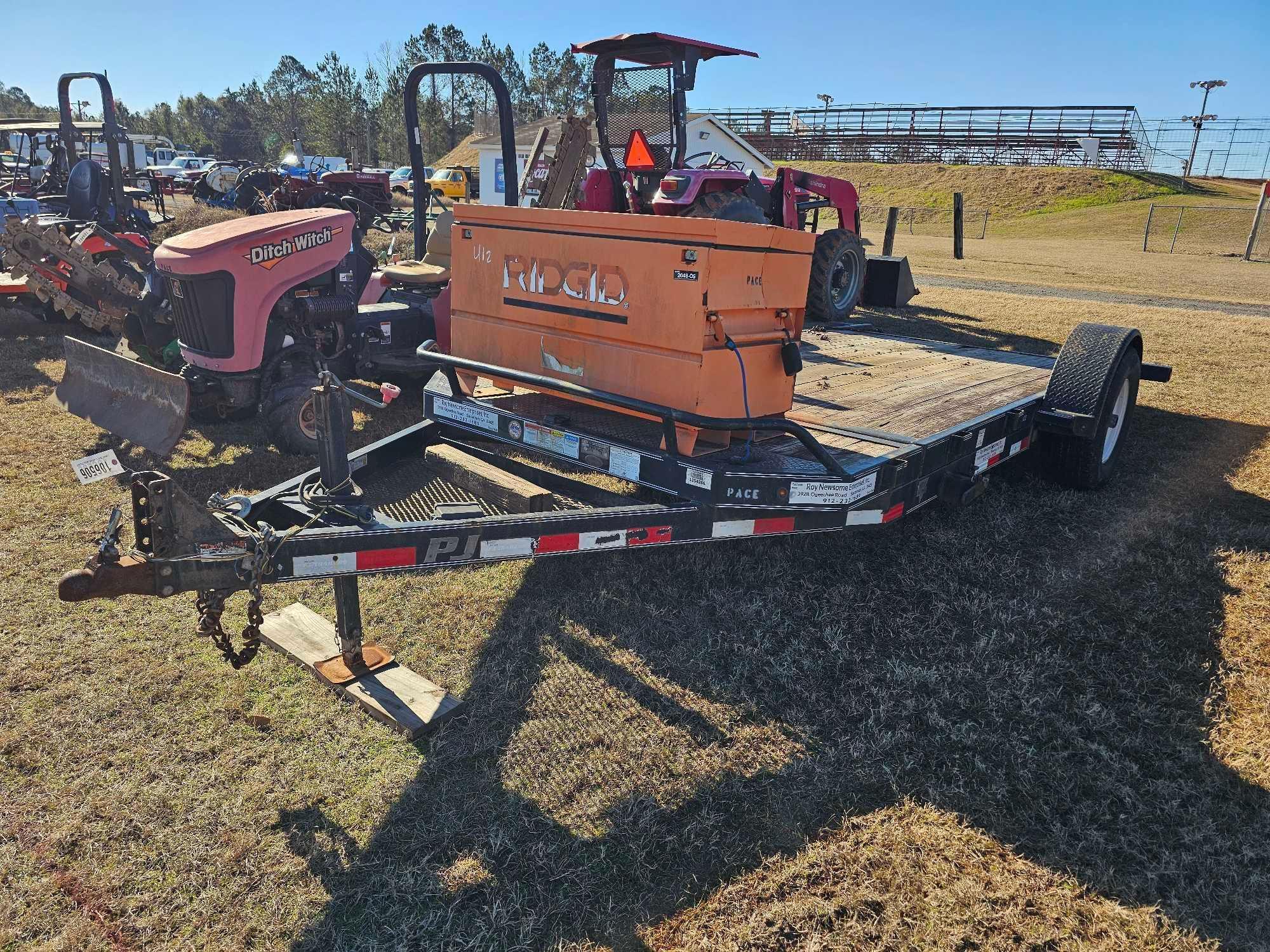 412 - 2016 PJ 80" X 16' TILT TRAILER