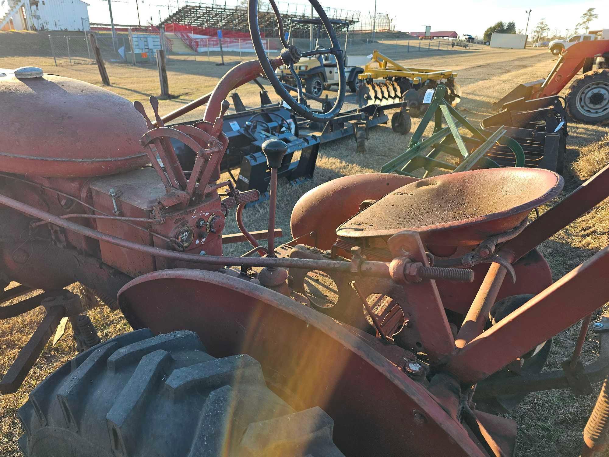 682 - MCCORMICK FARMALL SUPER A