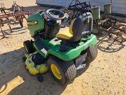 2523 - JOHN DEERE X320 LAWN TRACTOR