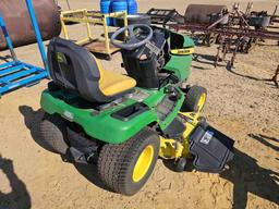 2523 - JOHN DEERE X320 LAWN TRACTOR