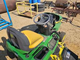 2523 - JOHN DEERE X320 LAWN TRACTOR