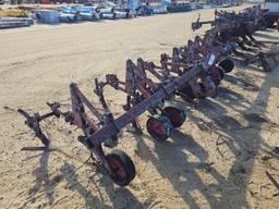 2587 - 4 ROW CULTIVATOR