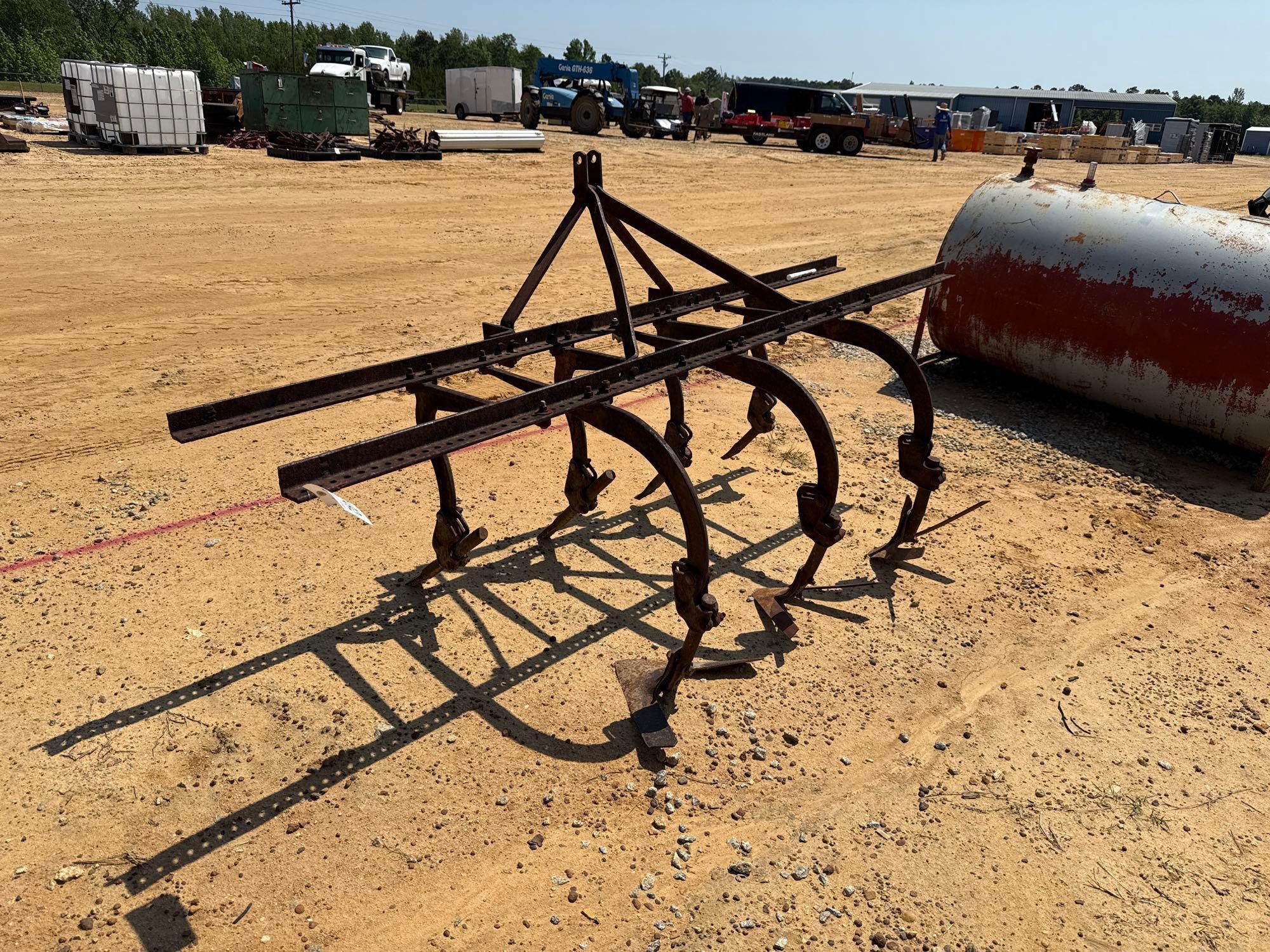 153 - 2 ROW CULTIVATOR