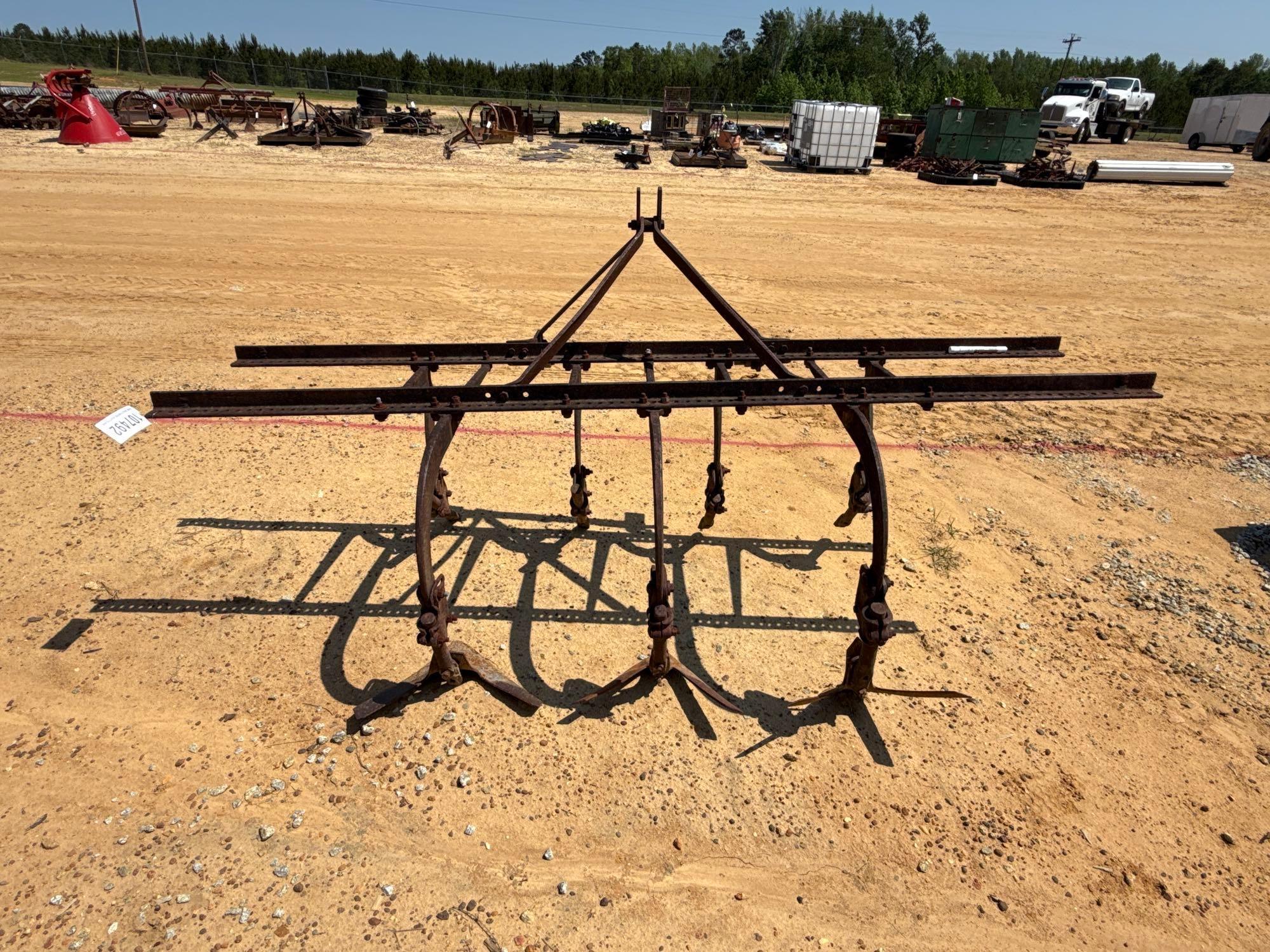 153 - 2 ROW CULTIVATOR