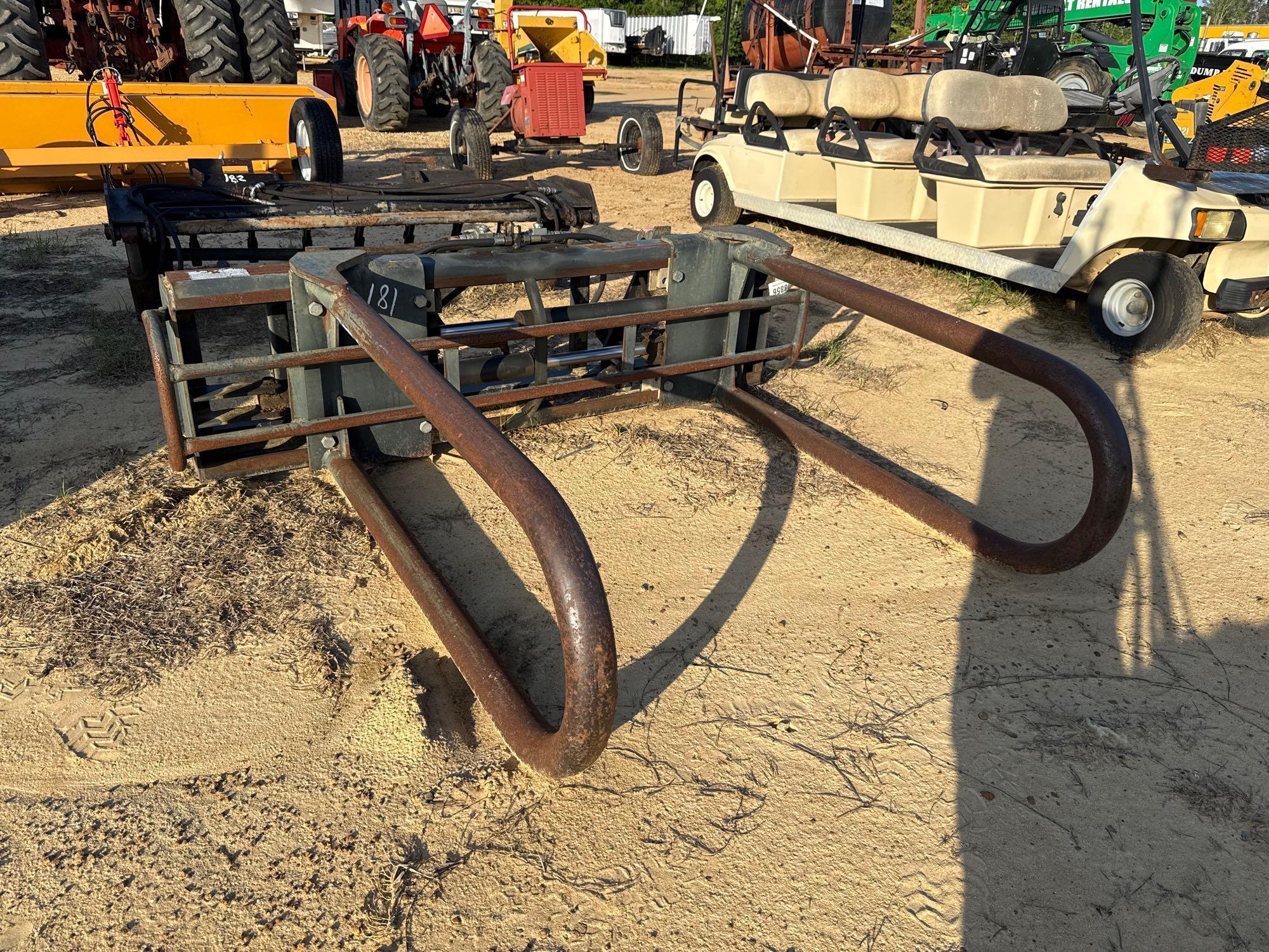 181 - J.D. STYLE HYDRAULIC HAY BALE SQUEEZE