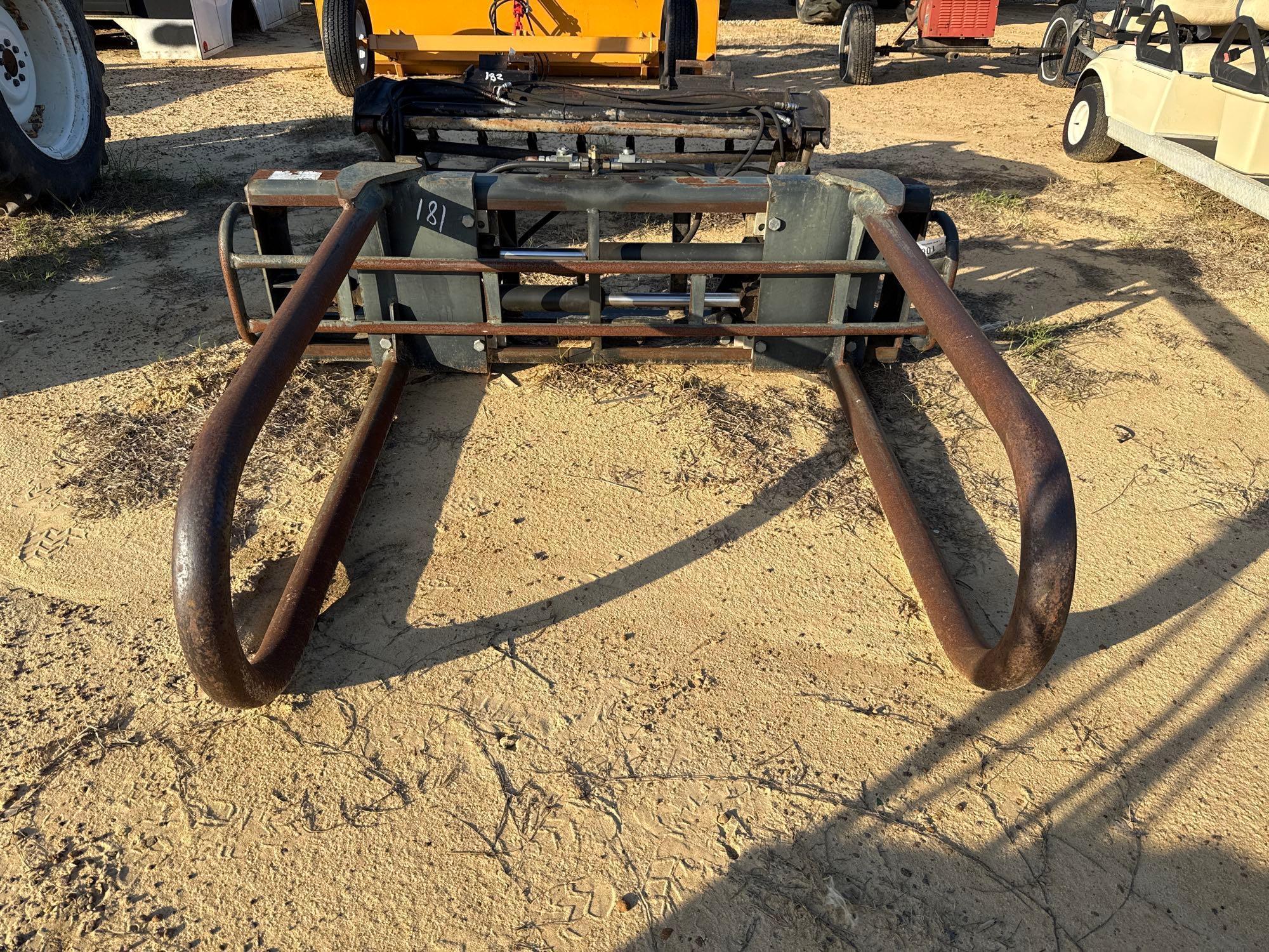 181 - J.D. STYLE HYDRAULIC HAY BALE SQUEEZE