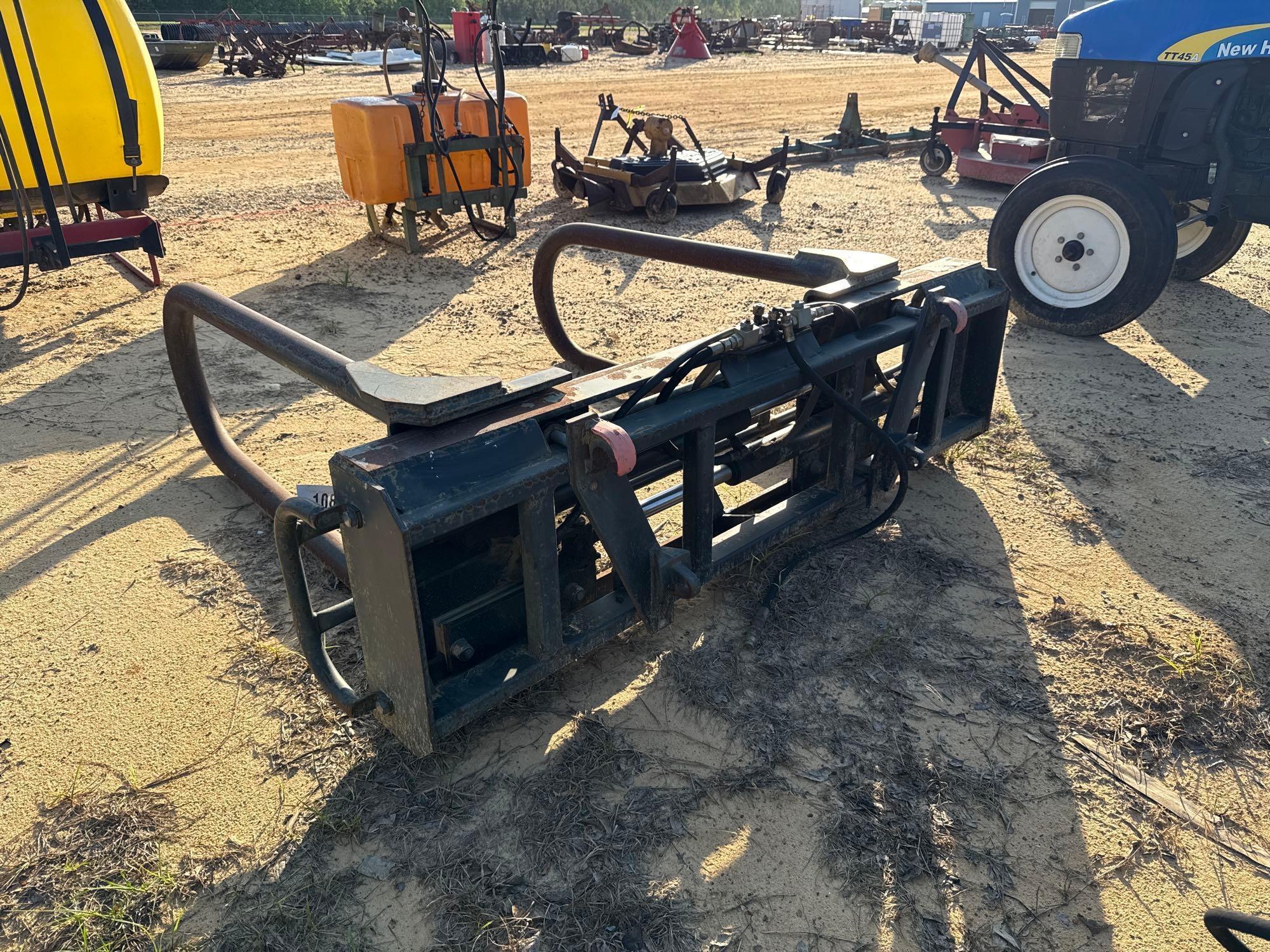 181 - J.D. STYLE HYDRAULIC HAY BALE SQUEEZE