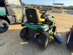 185 - JOHN DEERE LA K15 RIDING MOWER