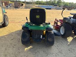 185 - JOHN DEERE LA K15 RIDING MOWER