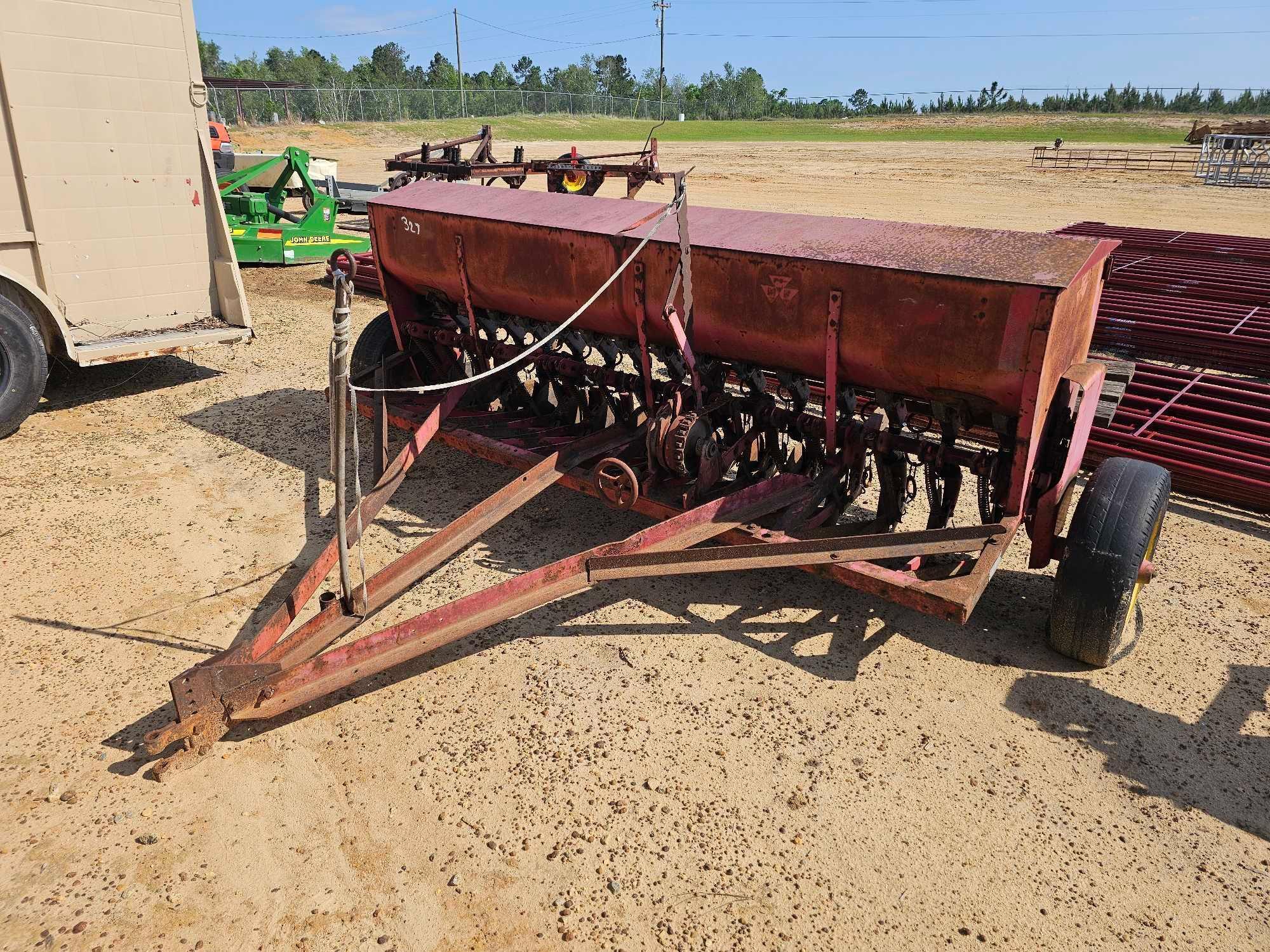 327 - 10' MASSEY FERGUSON GRAIN DRILL