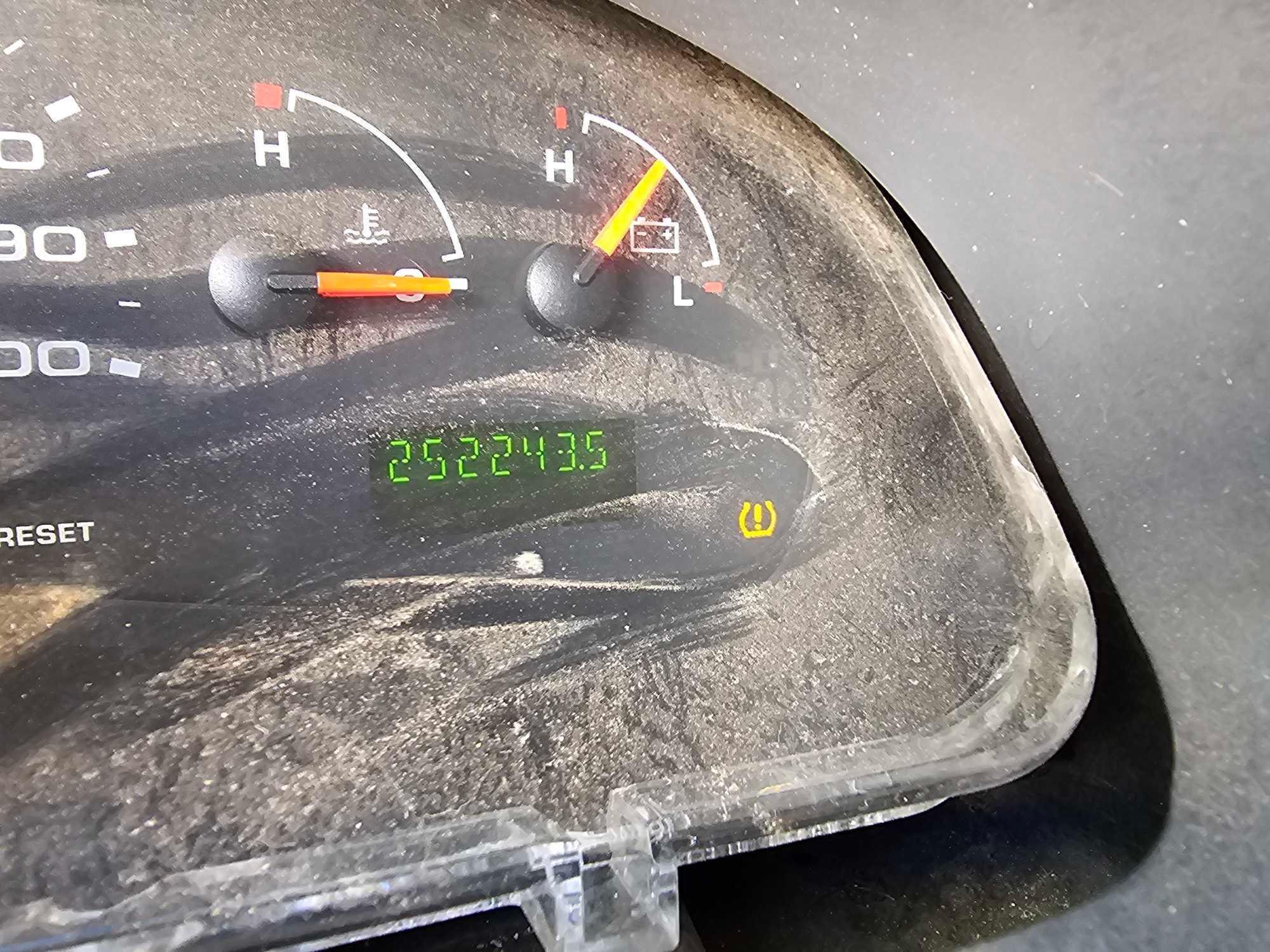 865 - 2008 FORD ECOLINE WORK VAN *