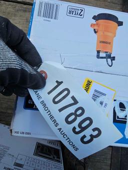 2066 - NEW - EVERBILT 2 IN 1 UTILITY PUMP