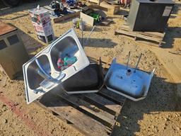 2229 - GAS HEATER, 3 SINKS