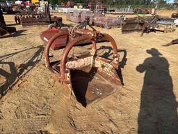 2530 - 3' DIRT SCOOP