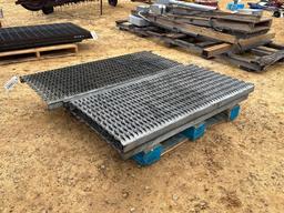 2682 - 8 PC 24" X 50" CAT WALK