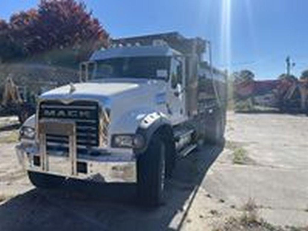 2007 Mack CTP713 Tri Axle Dump Truck, Eaton Fuller Manual Trans, Guard Dog System, Mack MP7 Motor,