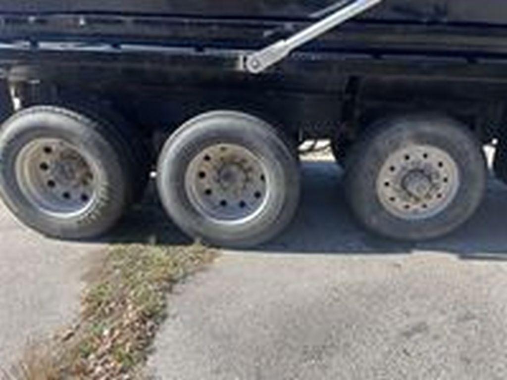 2007 Mack CTP713 Tri Axle Dump Truck, Eaton Fuller Manual Trans, Guard Dog System, Mack MP7 Motor,