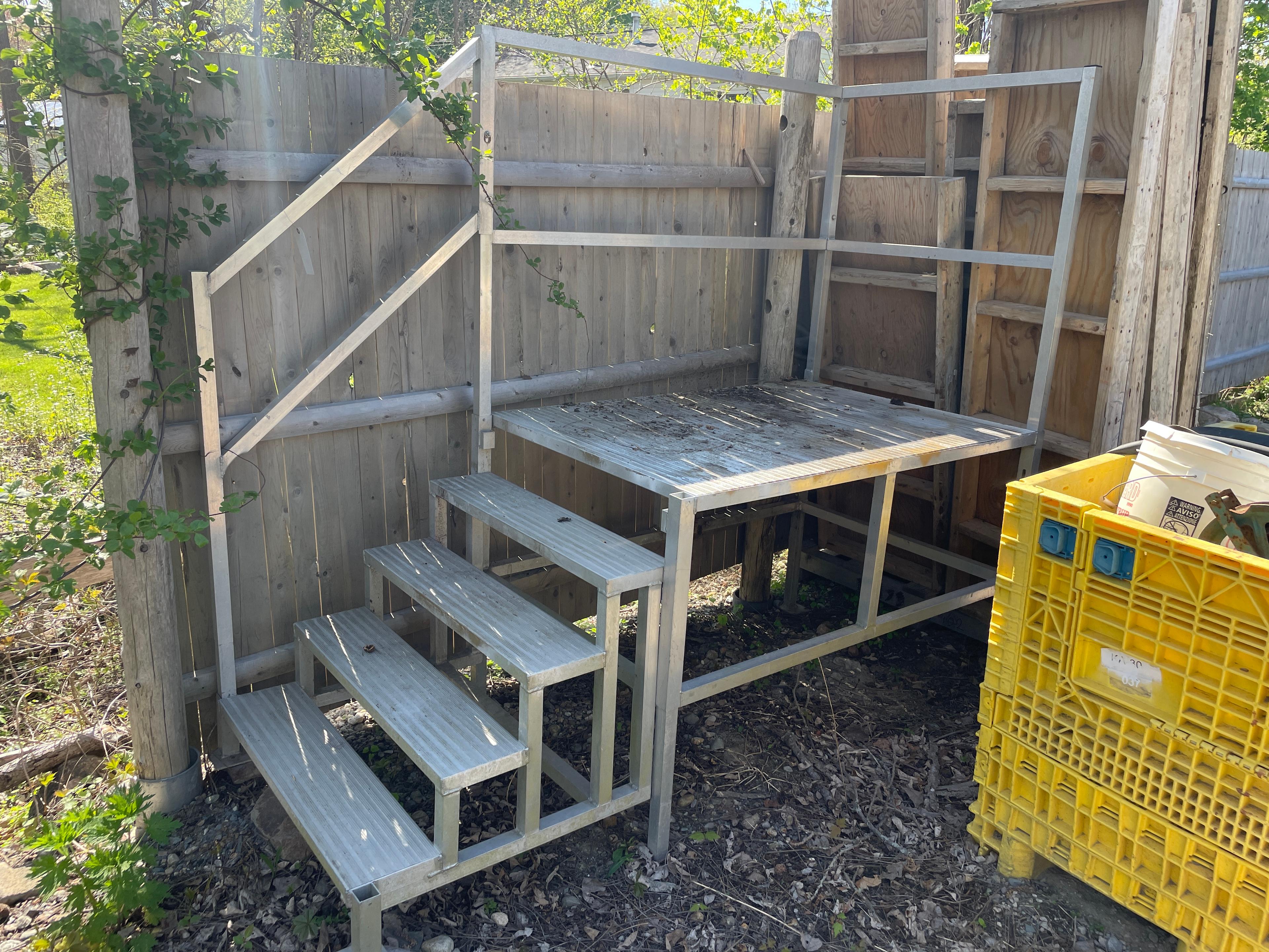 Aluminum Staircase with Platform