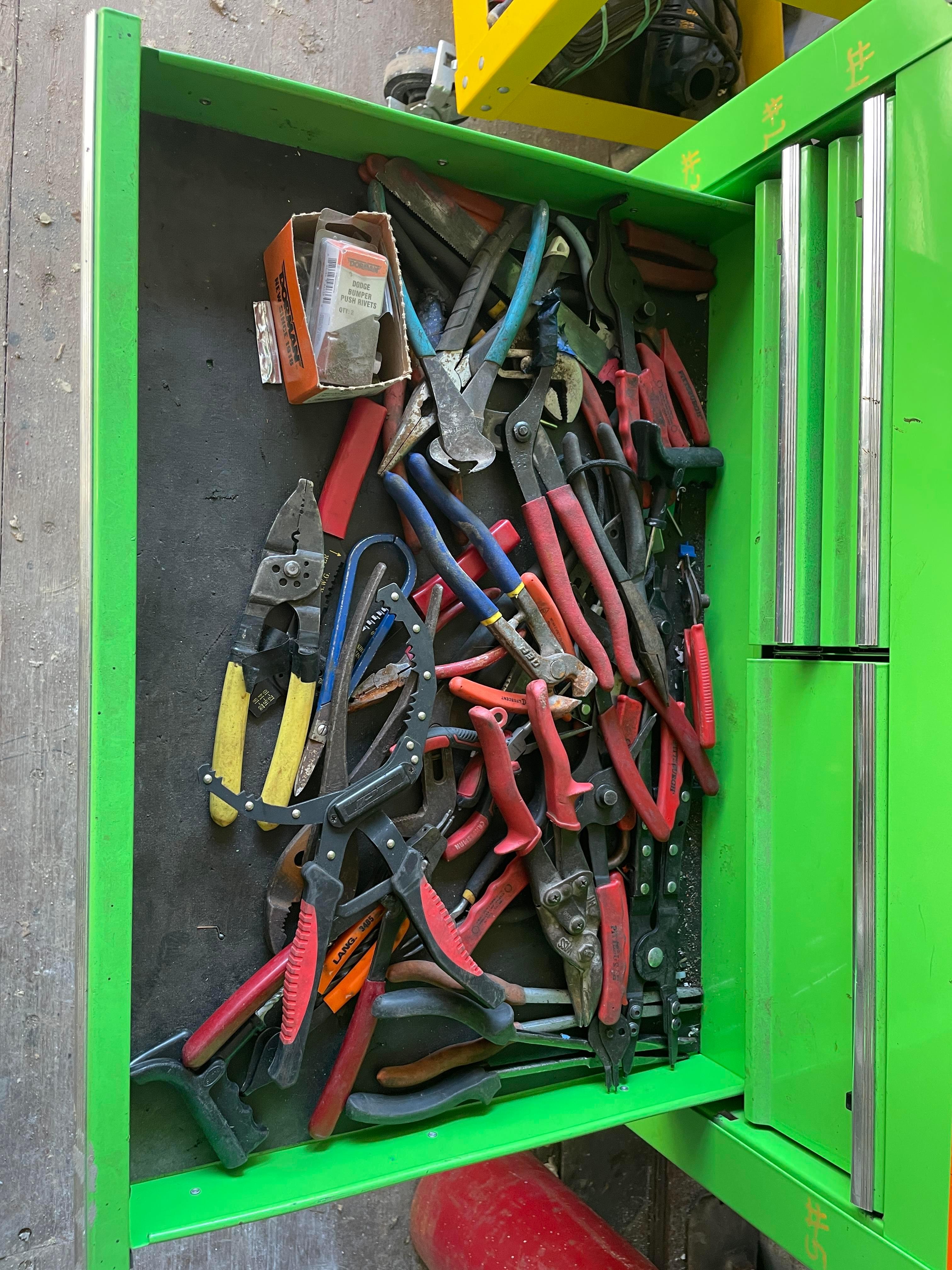 US General Port 5 Drawer Tool Box w/ Contents Included (Green)