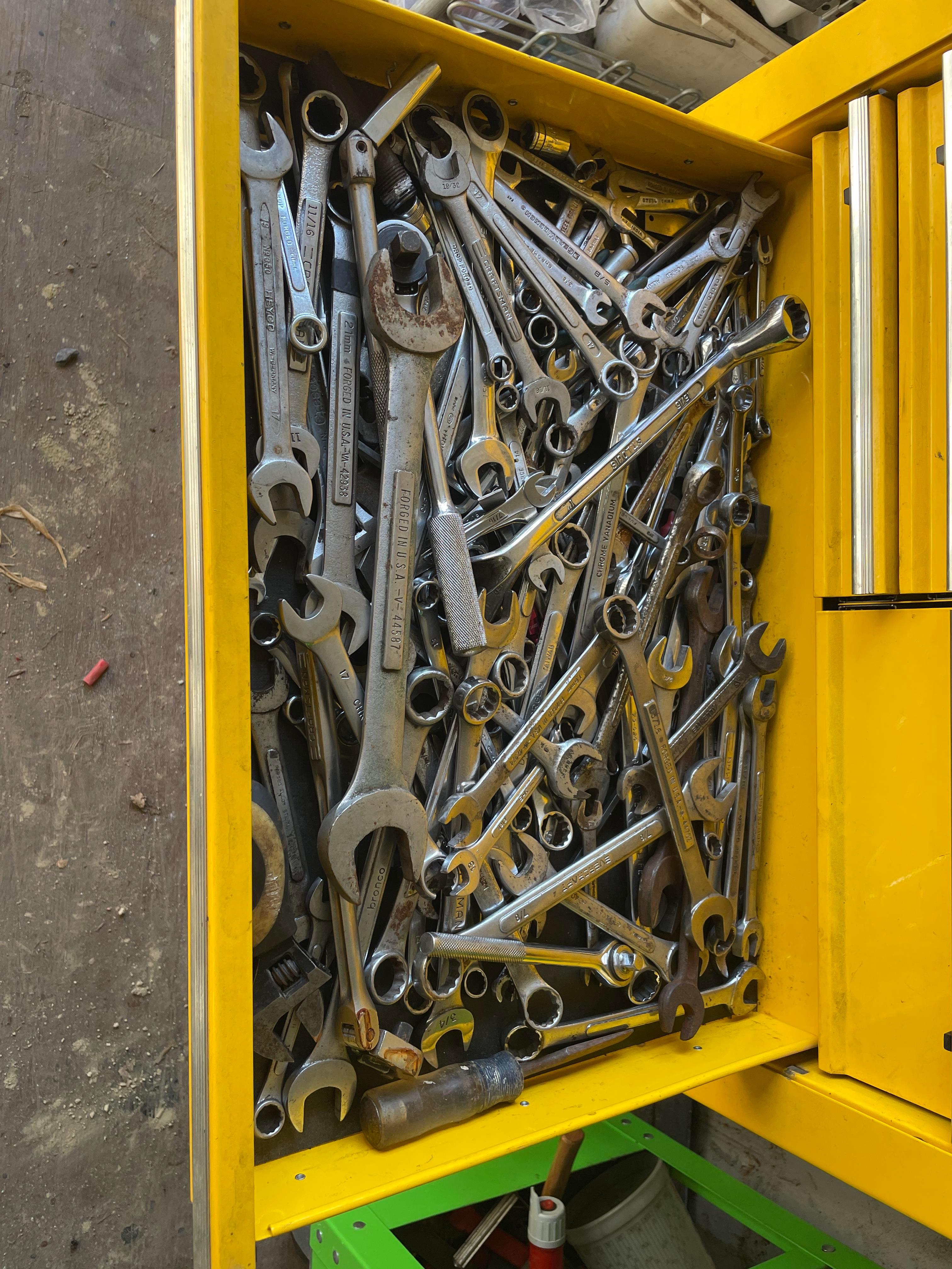 US General Port 5 Drawer Tool Box, Contents Included (Yellow)