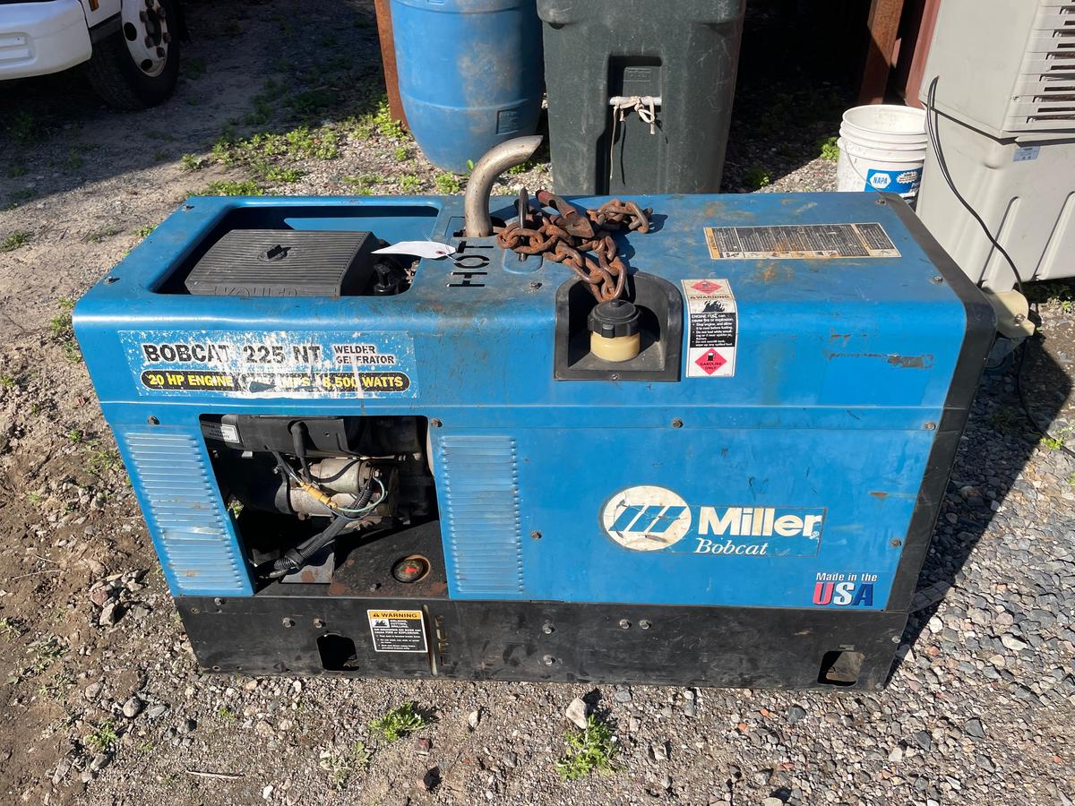 Miller Bobcat Generator/Welder #225NT 8500w, 20Hp, Hrs: 898