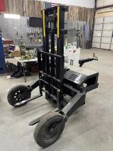 Gas Powered 3 Wheel Mini Lift Pull Start 12' Lift Capacity (RUNS - SEE VIDEO)