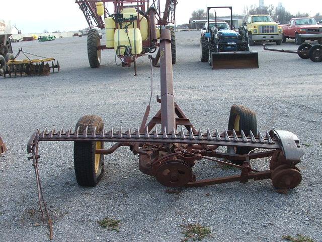 IH 7' SICKLE MOWER