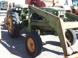 JD 2010 GAS TRACTOR WITH LOADER
