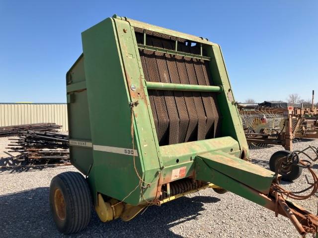 JD 530 ROUND BALER