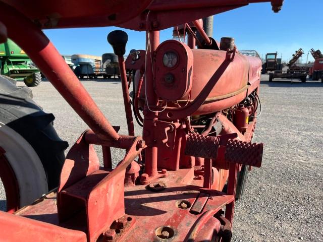 1947 FARMALL H TRACTOR