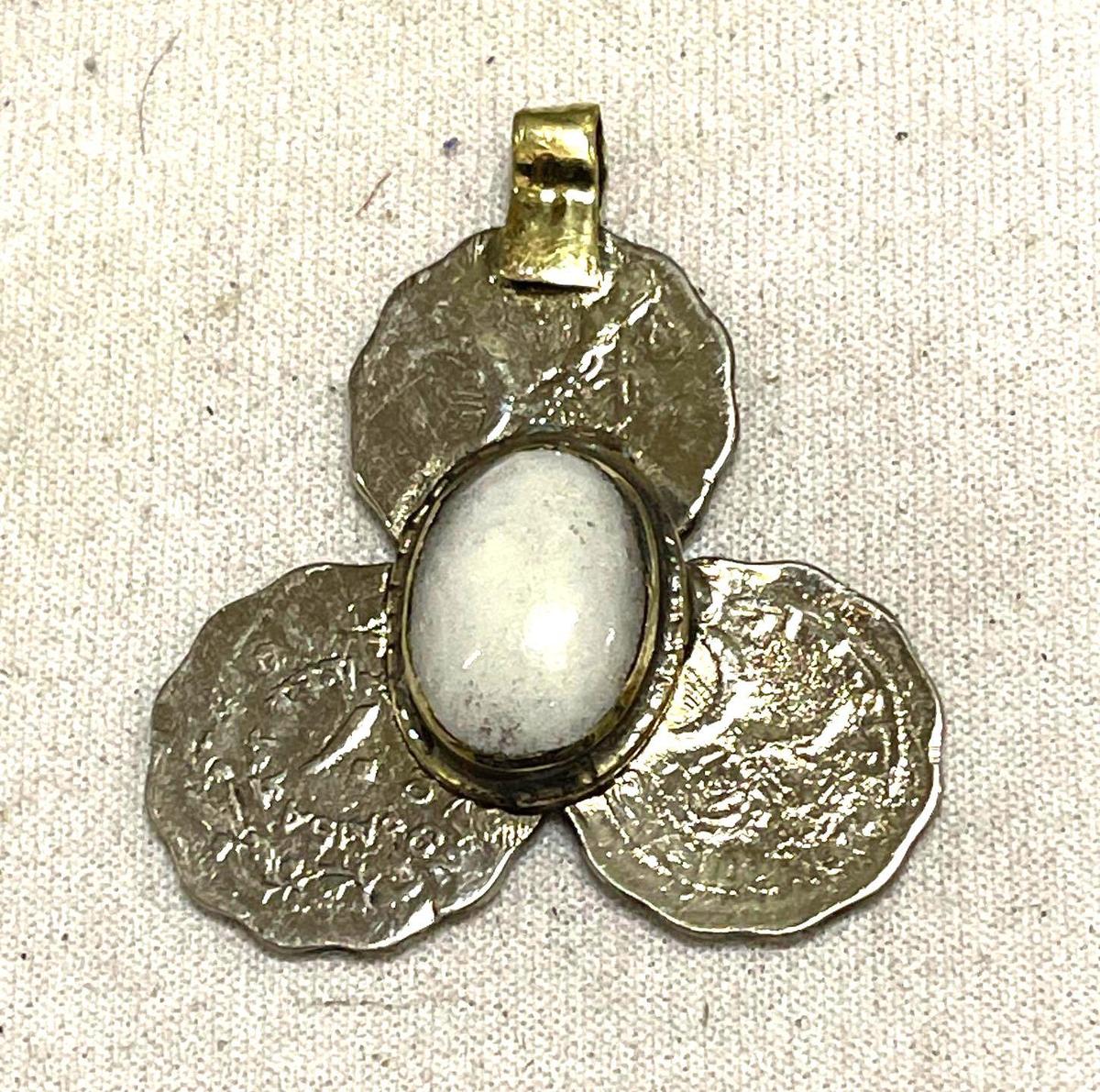 Scandinavian 3 Lobe Coin Pendant w/ white Gemstone