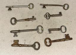 8 Vintage Skeleton Keys