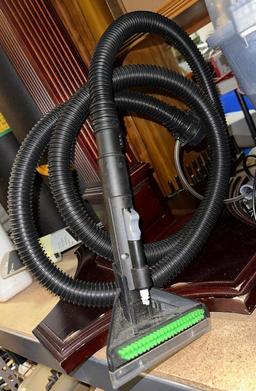 Hoover Power Scrub Deluxe Carpet Cleaner- Works