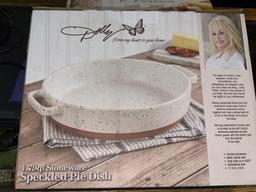 2 New Dolly 1.79QT Stoneware Speckled Pie Dish