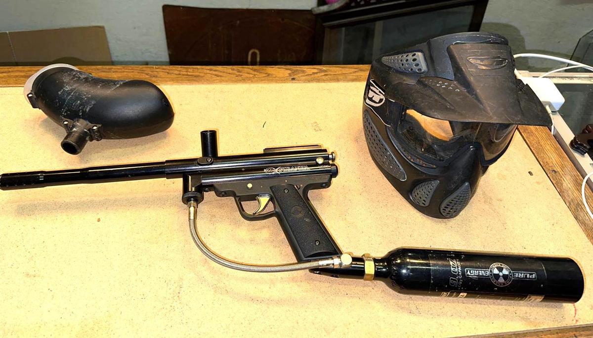 Piranha Paintball Gun and Mask