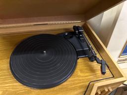 Spirit of St Louis 3 speed Turntable, CD, Am/FM Radio Tape Player- works